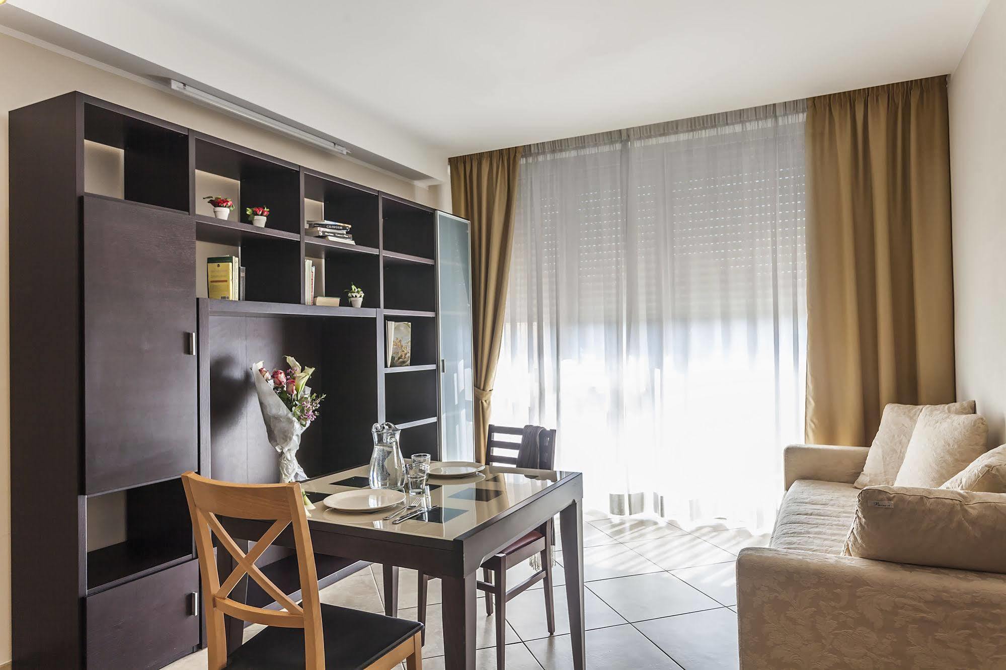 Aparthotel Anghel シエーナ エクステリア 写真
