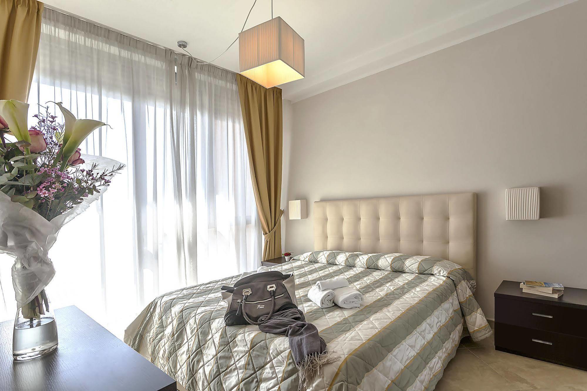 Aparthotel Anghel シエーナ エクステリア 写真