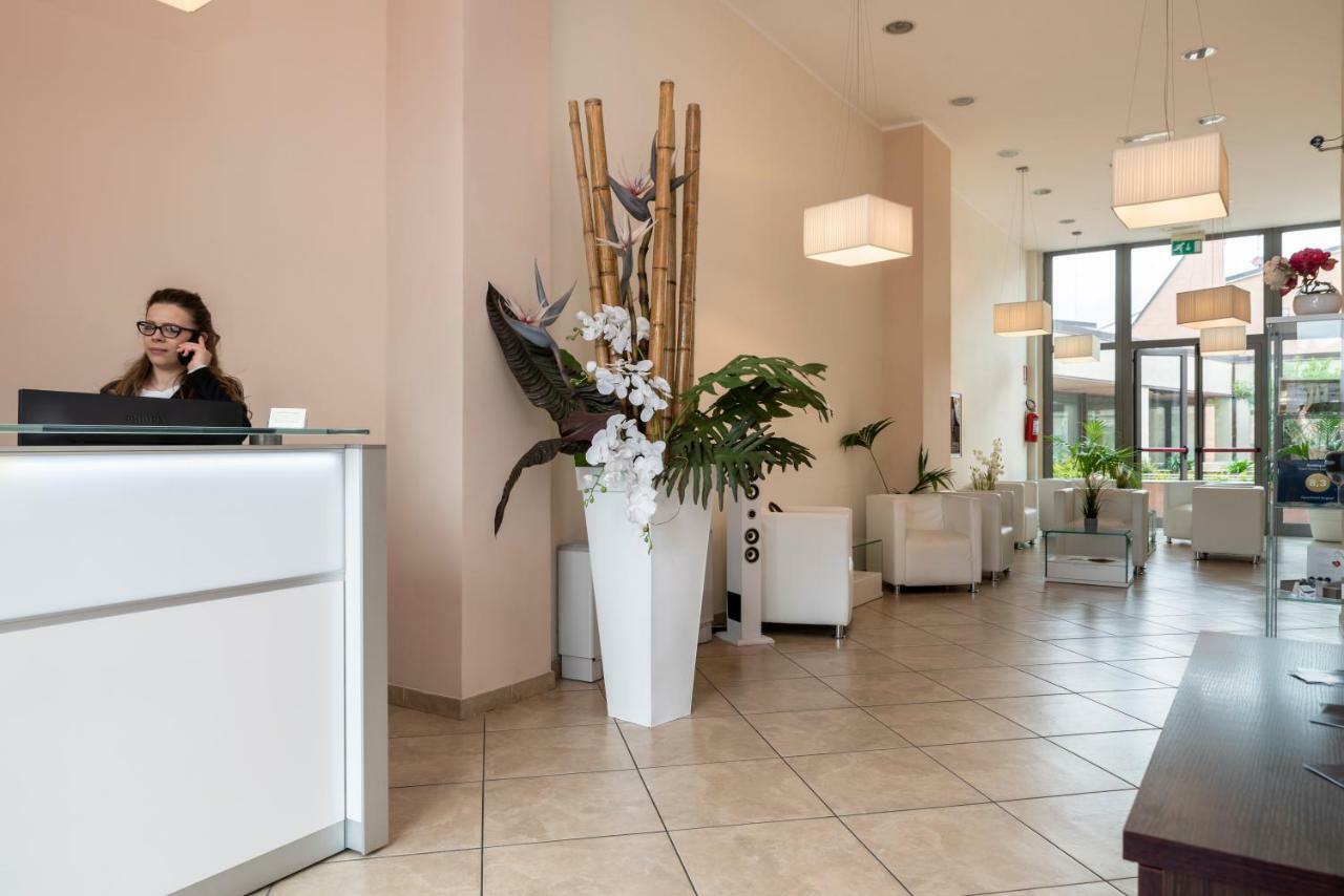 Aparthotel Anghel シエーナ エクステリア 写真